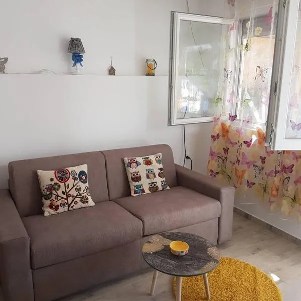 Studio, hotel in Tivat