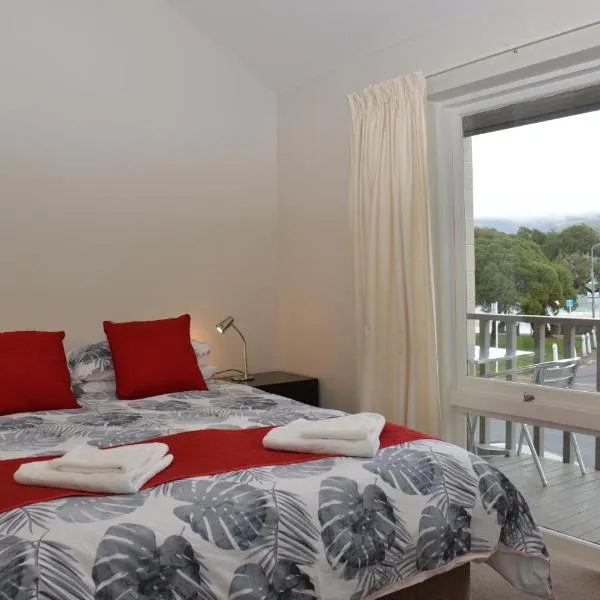 Akaroa Vista: Akaroa şehrinde bir otel