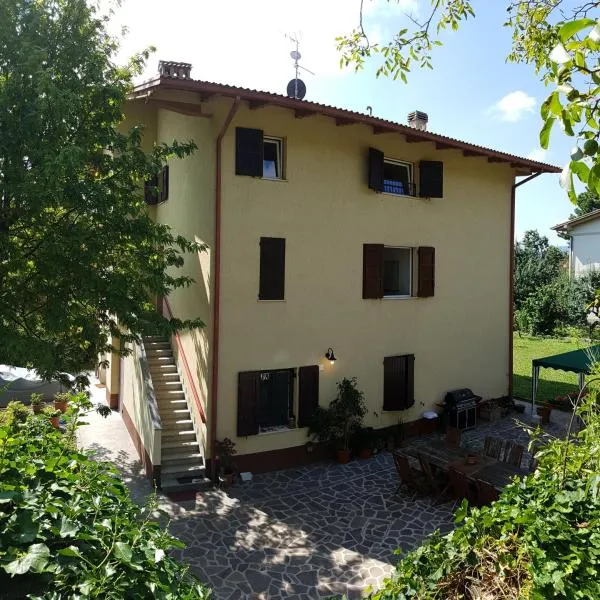 Cherry House B&B,Polinago的飯店