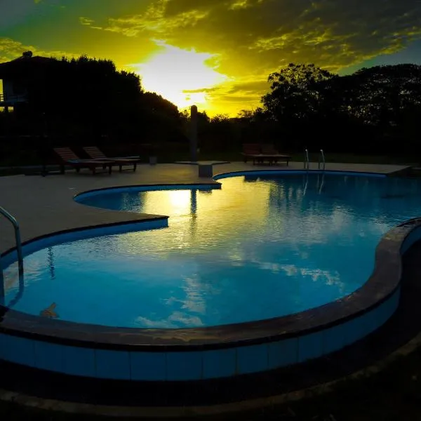 Lake Villa Resort, hotel en Tissamaharama