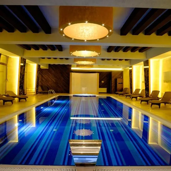 Hotel Poezia, hotel in Luna