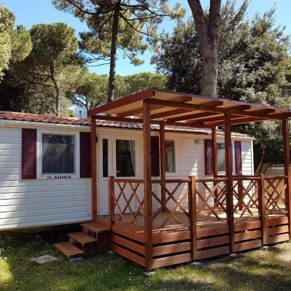 Victoria Mobilehome in Camping Mare e Pineta, hotel v destinaci Lido di Spina