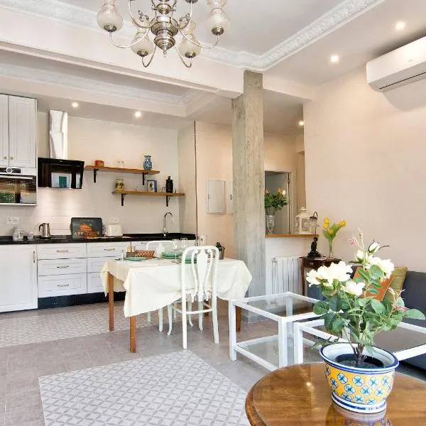 Bright & Elegant City Centre 3 bedroom Apartment, hotel in Granada