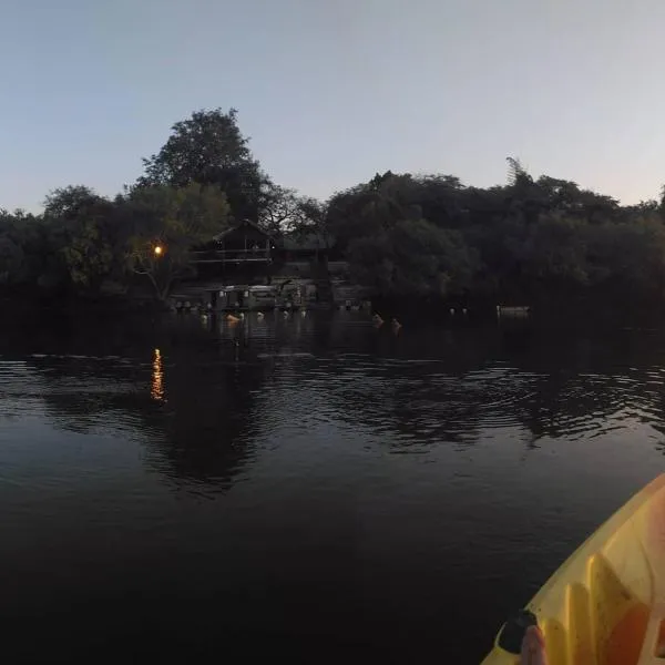 Caprivi Houseboat Safari Lodge, hotel in Katima Mulilo