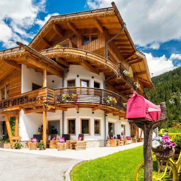 Chalet Vites Mountain Hotel, hotel v destinaci Canazei
