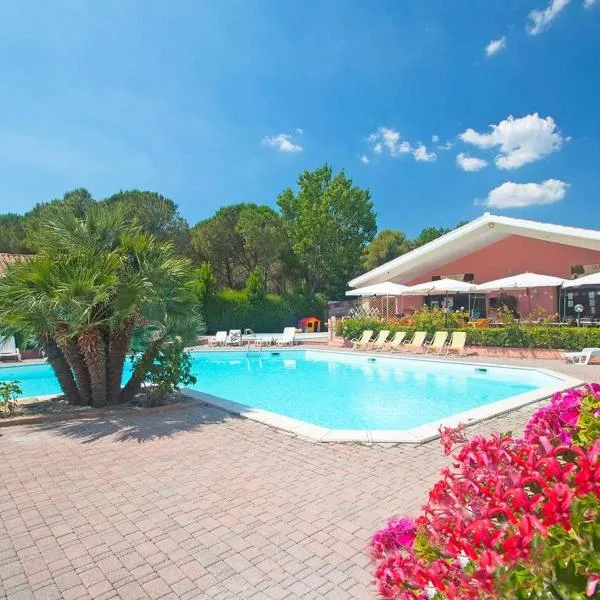 Marina di Bibbona में, होटल Camping Village Il Gineprino