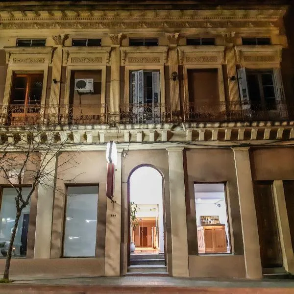 Viesnīca Hotel Tia pilsētā Salto