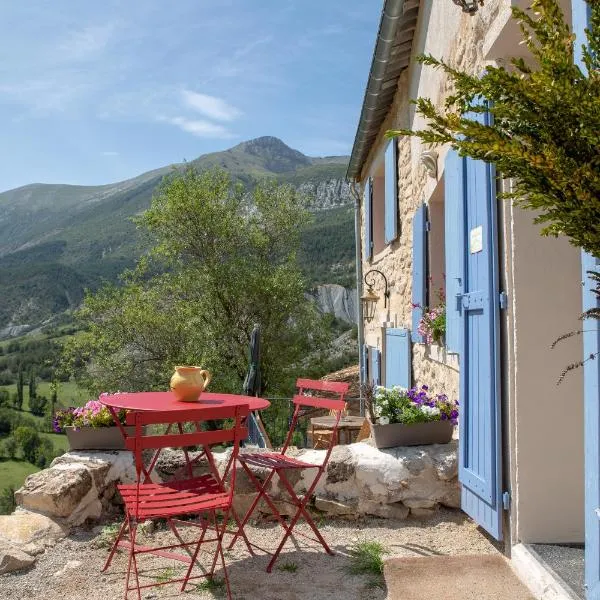 Gaïa, maison d'hôtes Verdon, vue féerique、Blieuxのホテル