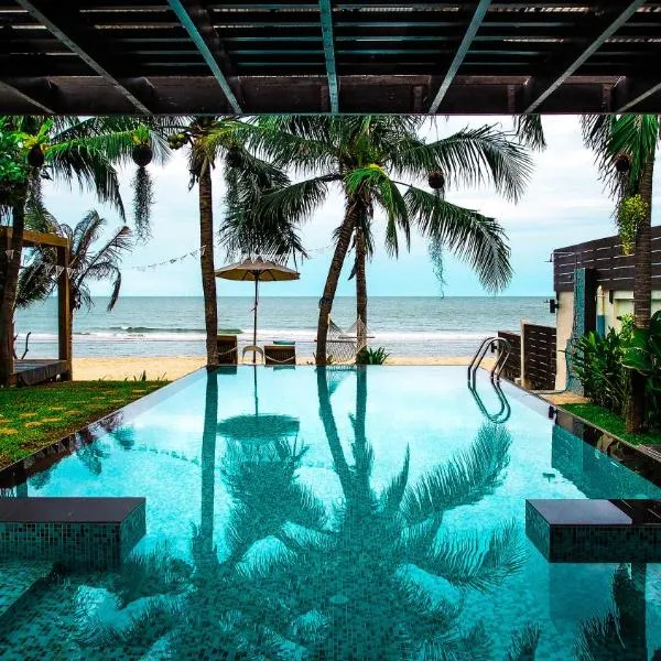 Baan SanSuk Pranburi - Beach Front & Pool Villa, hotel in Pran Buri