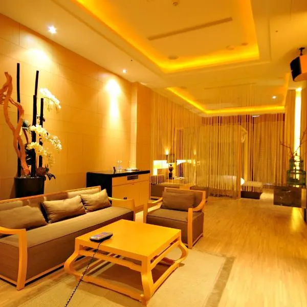 Dubai Motel, hotel in Yilan City