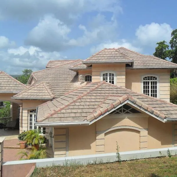 Idilio Escape, hotel in Ocho Rios