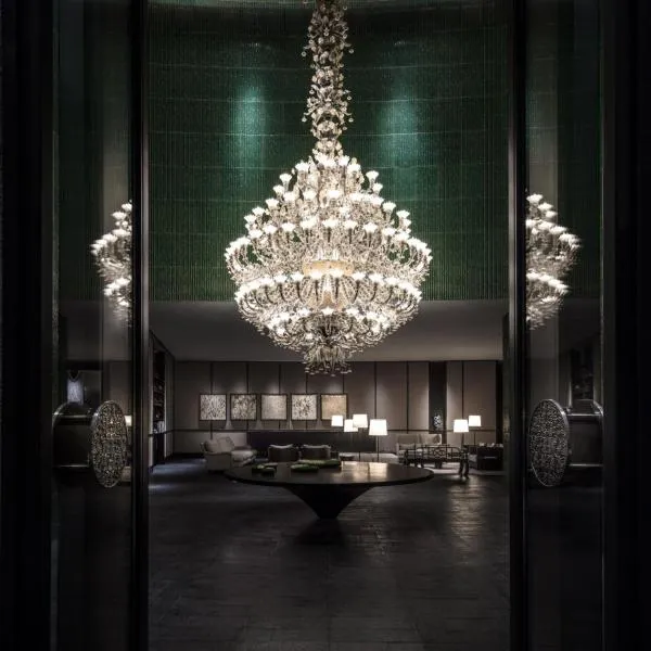 Upper House Shanghai - Former The Middle House, hotel v Šanghaji