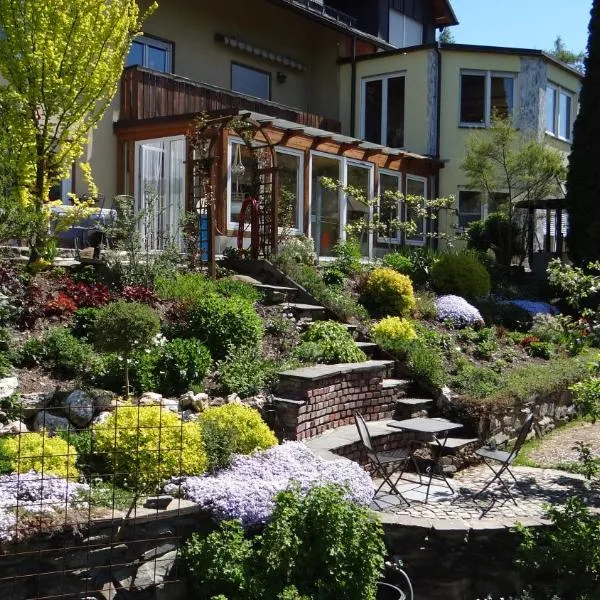 Ferienwohnung Weitermann, Hotel in Berg