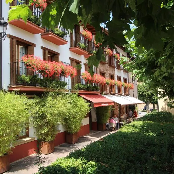 Apartamentos Turísticos Ezcaray, hotel a Ezcaray