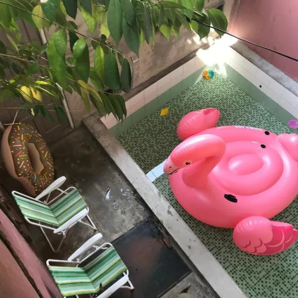 Check In Lodge, hotel v destinaci Kučing