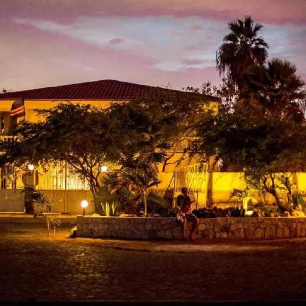 Surf House Hostel，位于圣玛丽亚的酒店