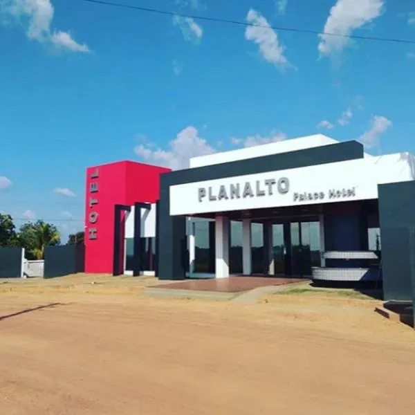 Planalto Palace Hotel، فندق في Rurópolis