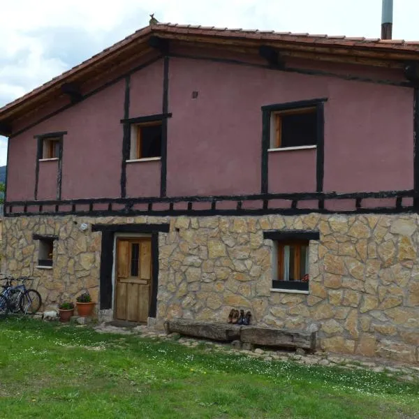 La Casa de Enmedio, hotel din San Vicente del Valle