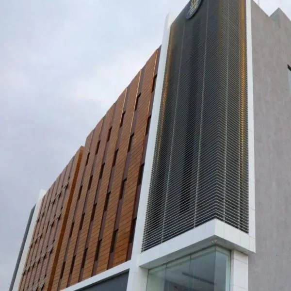 قولدن سكوير طريق الرياض Golden Square Riyadh Road, hôtel à Khamis Mushait