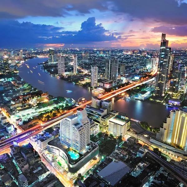 Centre Point Plus Hotel Silom - Newly Renovated, hotel in Bangkok
