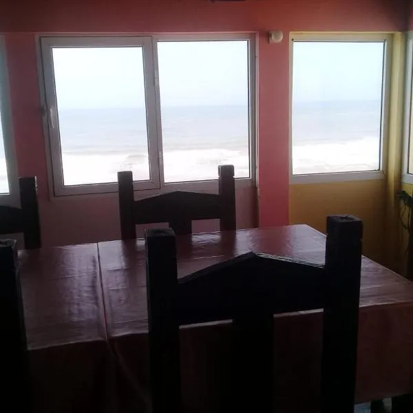 Hôtel La Corniche, hotel in Akhfennirr
