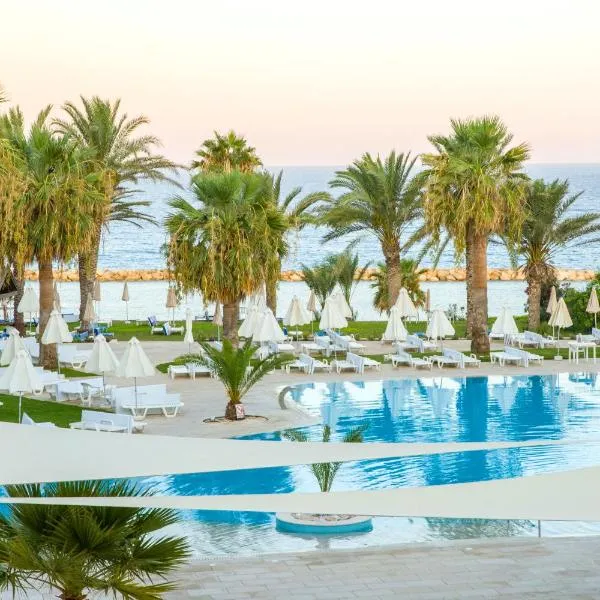 Venus Beach Hotel, hotel v destinaci Paphos City