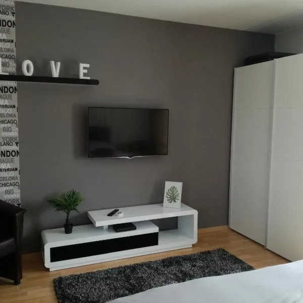 Csabai Apartman, hotel in Bük