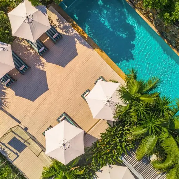 Bayview Beachfront Apartments, in town right on the beach，位于拜伦湾的酒店