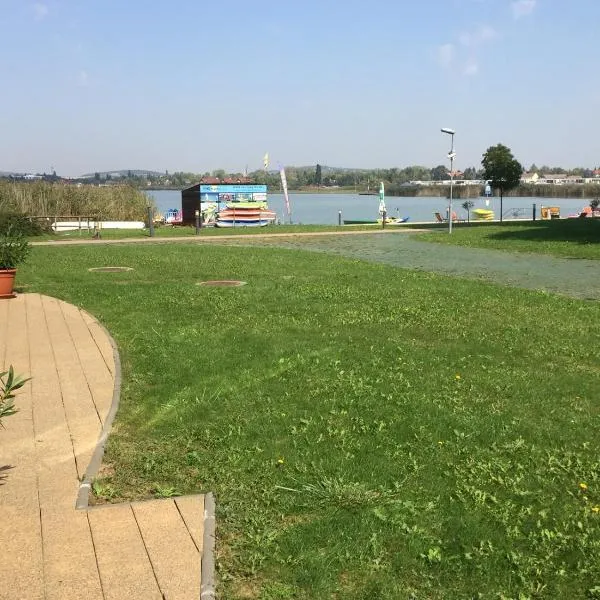 Velence Spa Apartman, готель у місті Веленце