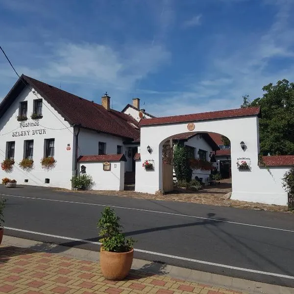 Hostinec Selský dvůr, hotel ve Zbirohu