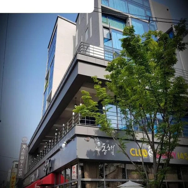 客人145旅馆，位于光州的酒店