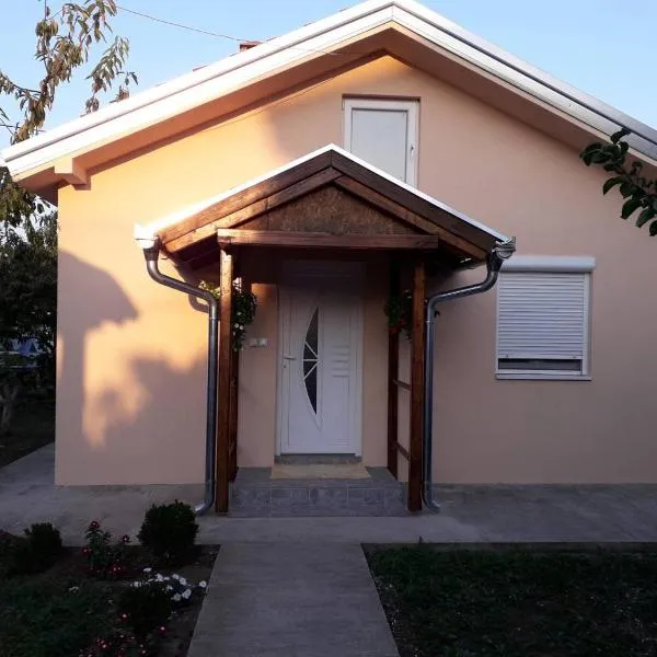 Airport apartment T&T, hôtel à Surčin