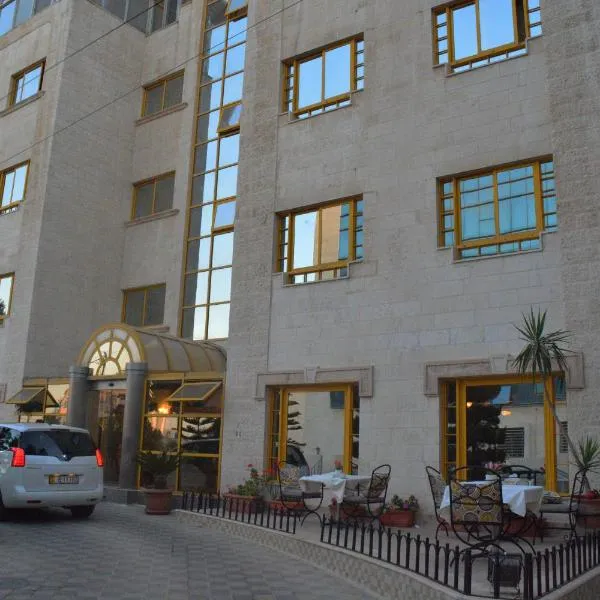 Capri Hotel Suites, hotel in Amman