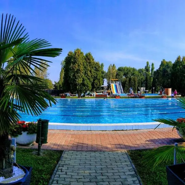 Hotel Forras, hotel v destinaci Komárom