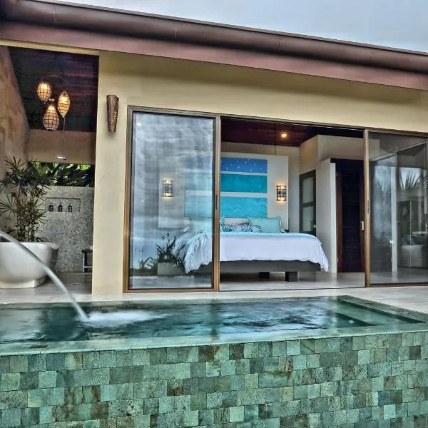 Golden Pineapple Villas-Adults Only, hotel v destinaci Uvita