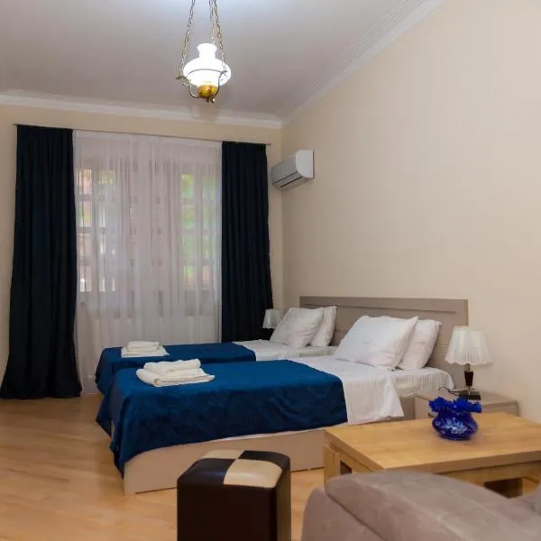 Holiday Rooms, hotel en Tiflis