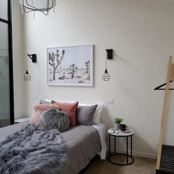 THE WAREHOUSE APARTMENTS, hotel in Geelong