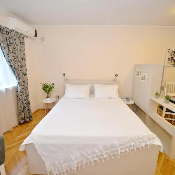Apartment Filip, hotel v destinaci Kotor
