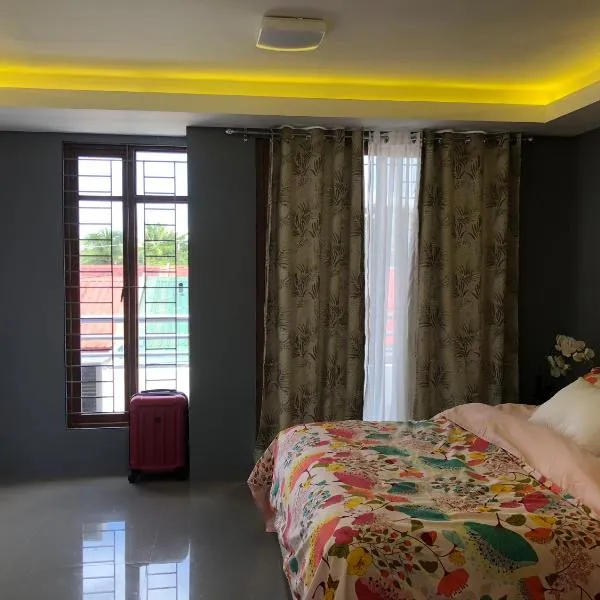 *3BR/*3Bath Fully Furnished Town House - BICOL, hotel en Naga
