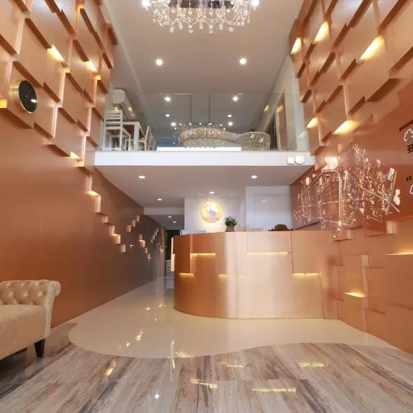 The LOL Elephant Hostel，位于曼谷的酒店