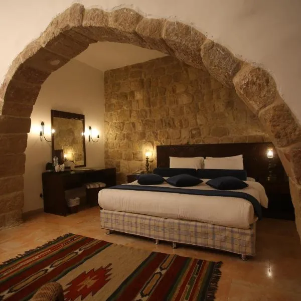 The Old Village Hotel & Resort, hotel in Wadi Musa