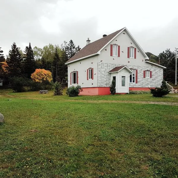 Chill Shack - Auberge Jeunesse, ξενοδοχείο σε Sainte-Anne-des-Monts