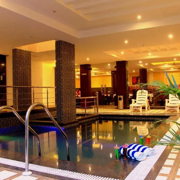 The Raj Vilas, hotel v destinaci Agra