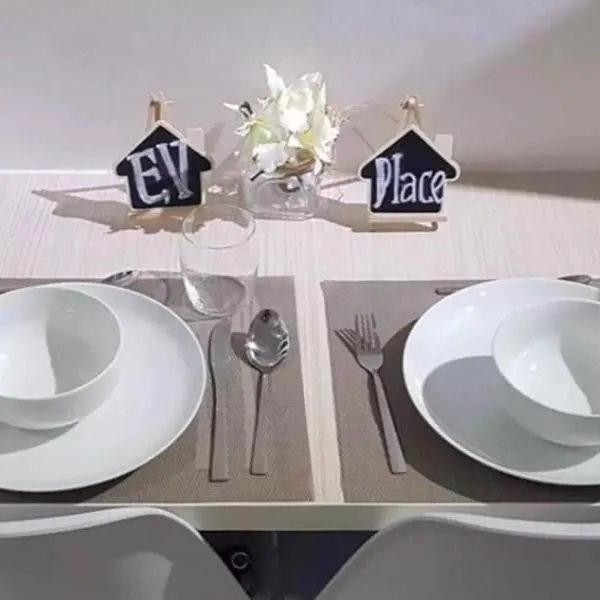 EV Place, hotell i Manila