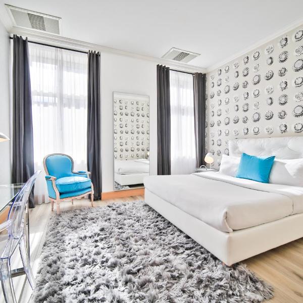 Friday Hotel, Praga