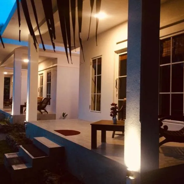 La Perla Bentota, hotel in Bentota