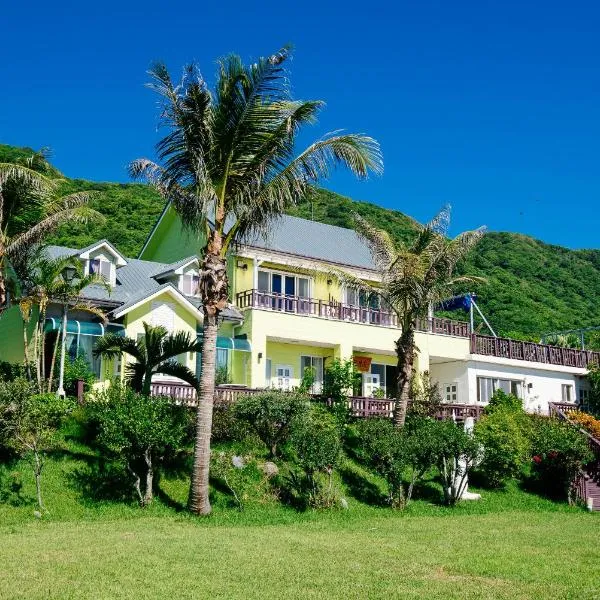 近月旭海莊園民宿, hotel in Yanliau