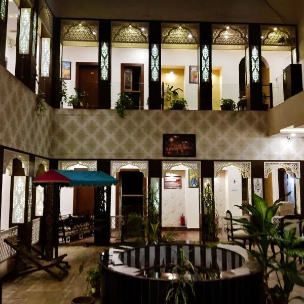Dwivedi Hotels Sri Omkar Palace, hotel in Varanasi