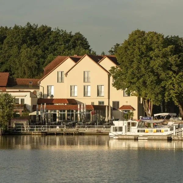 Hotel Müritzterrasse, hotel in Röbel