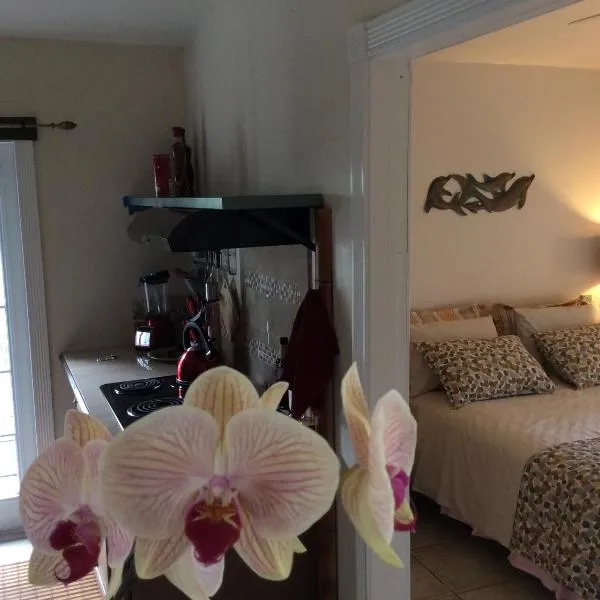 Mediteranean style Ohana Rental / Garden Bungalow in Pahoa、Honolulu Landingのホテル